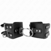 Comprar KINK - MUÑEQUERAS FIJAS CON ANILLA Y TACHUELAS NEGRO AJUSTABLE 17-22 CM X 6.5 CM al mejor precio - Envíos Discretos