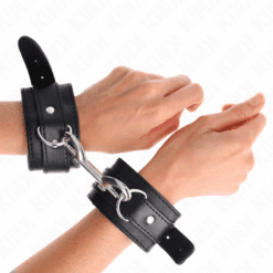 Comprar KINK - MUÑEQUERAS SIMPLES CON FILA DE REMACHES NEGRO AJUSTABLE 17-28 CM X 5 CM al mejor precio - Envíos Discretos